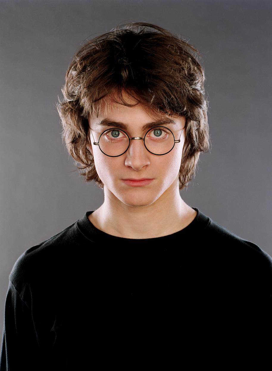 Harry s dlouhými vlasy